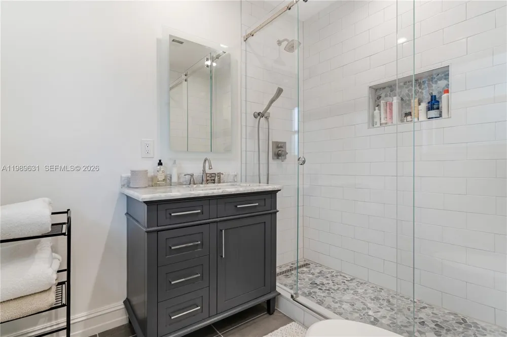 426 Hardee Rd Coral Gables, FL 33146