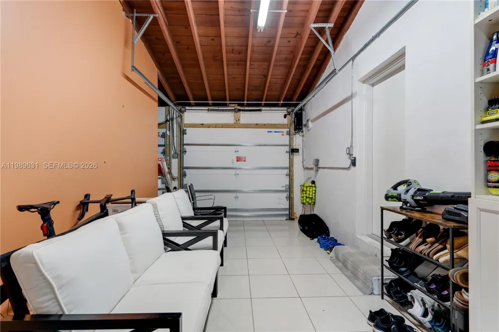 426 Hardee Rd Coral Gables, FL 33146
