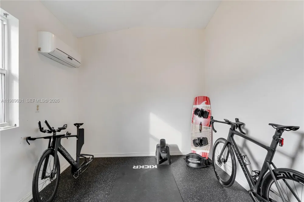 426 Hardee Rd Coral Gables, FL 33146