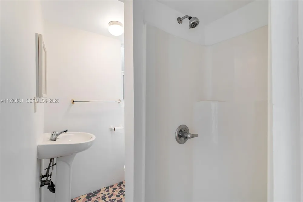 426 Hardee Rd Coral Gables, FL 33146