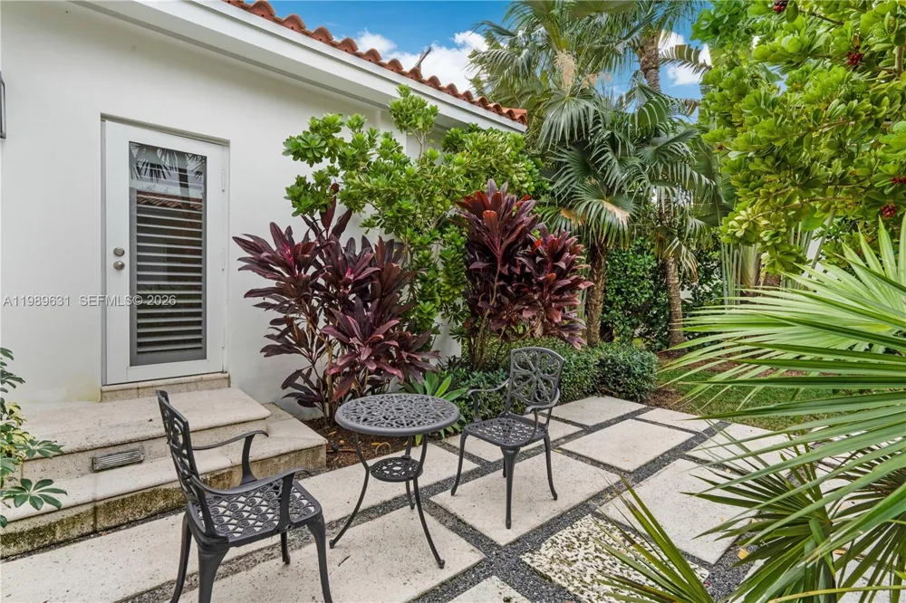 426 Hardee Rd Coral Gables, FL 33146