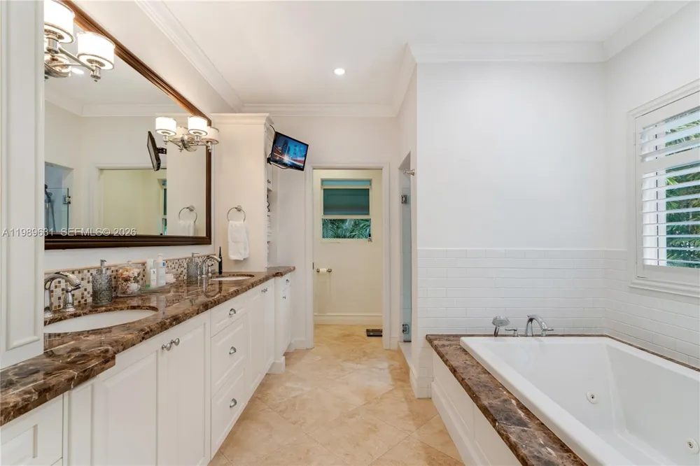 426 Hardee Rd Coral Gables, FL 33146
