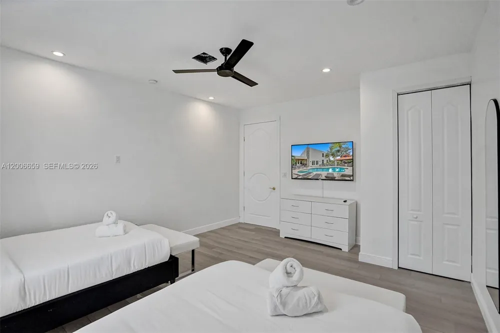 1430 NW 114th Ave Plantation, FL 33323