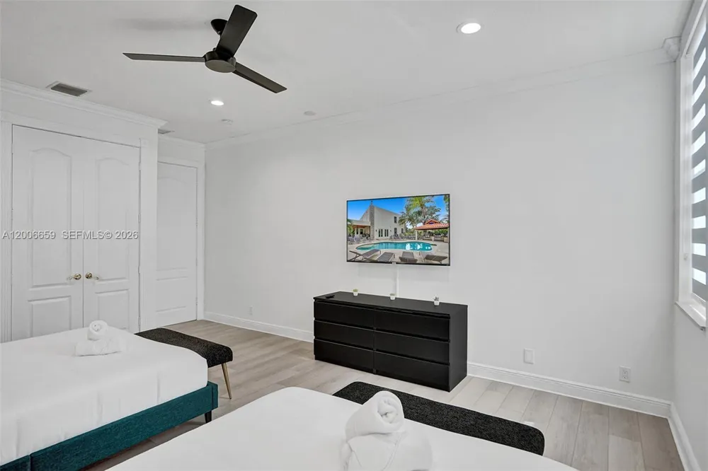 1430 NW 114th Ave Plantation, FL 33323
