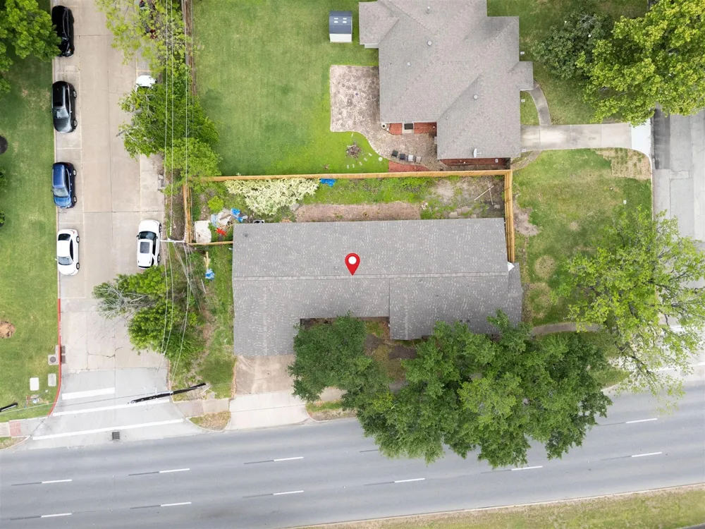4660 Spruce Street Bellaire, TX 77401