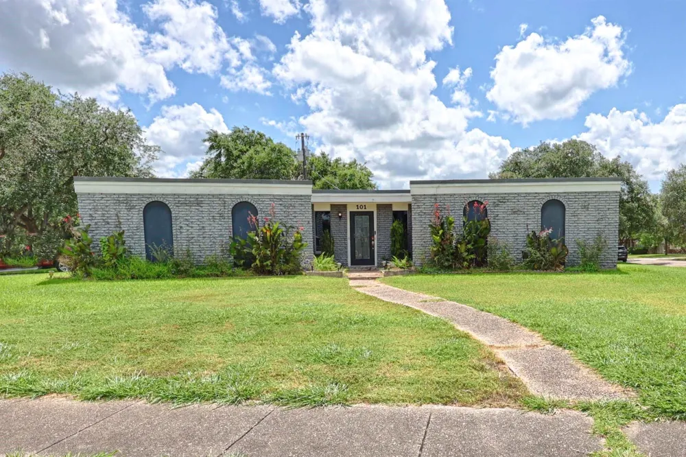 101 Mc Dow Street Victoria, TX 77901