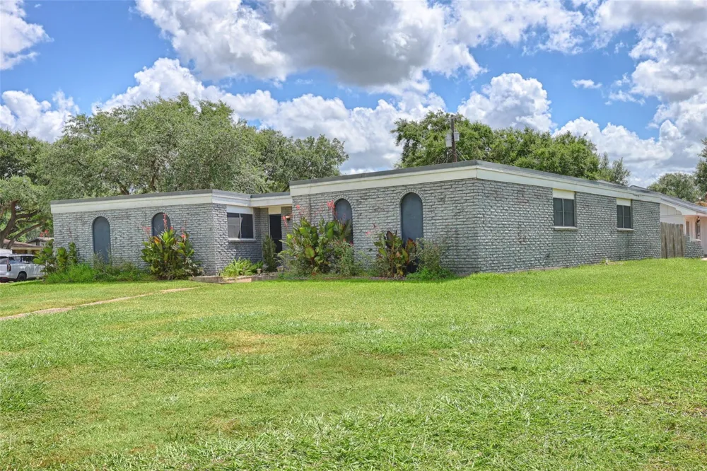 101 Mc Dow Street Victoria, TX 77901