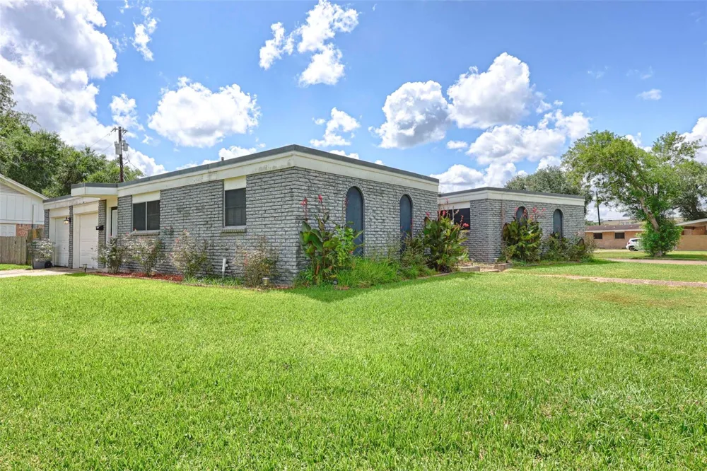 101 Mc Dow Street Victoria, TX 77901