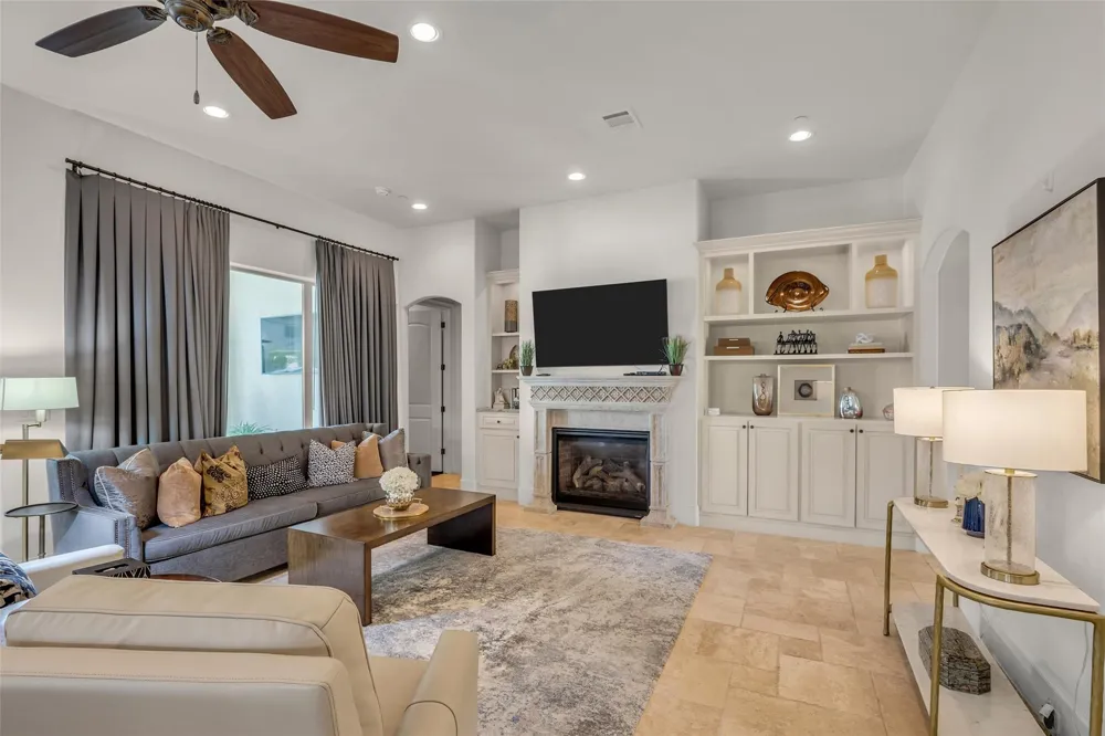 4608 Maple Street Bellaire, TX 77401