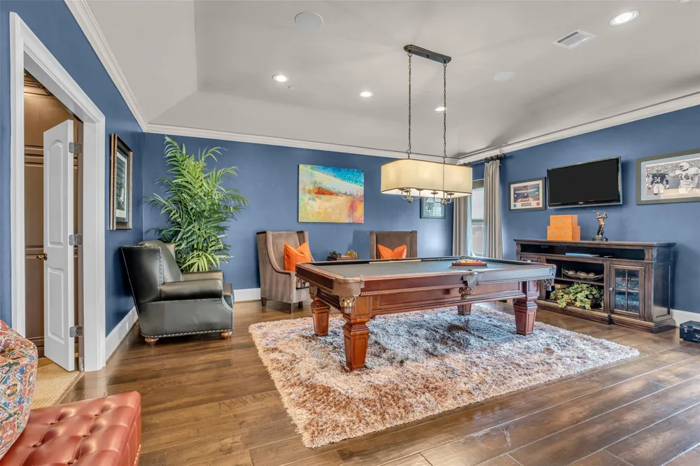 4608 Maple Street Bellaire, TX 77401