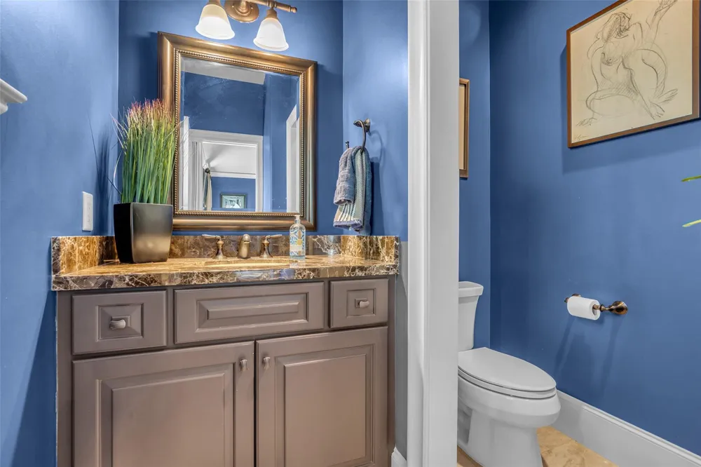 4608 Maple Street Bellaire, TX 77401