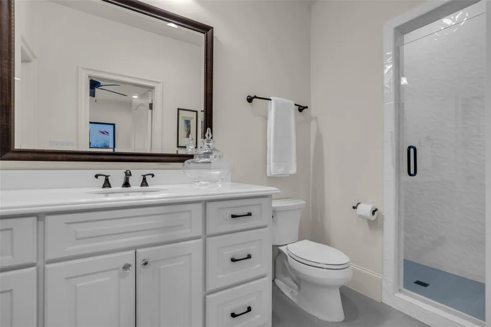 4608 Maple Street Bellaire, TX 77401