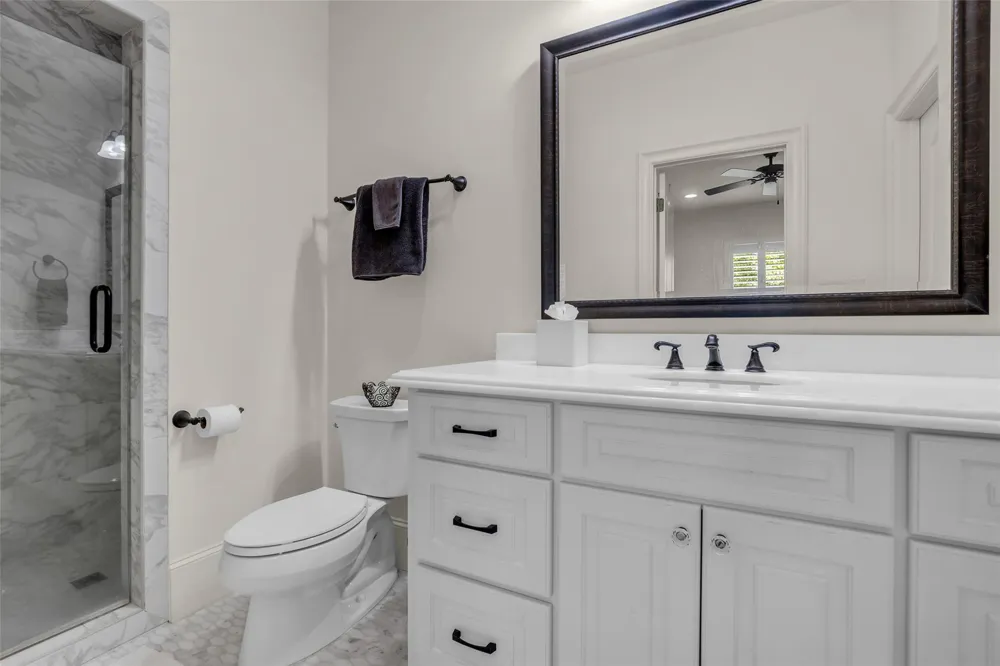 4608 Maple Street Bellaire, TX 77401
