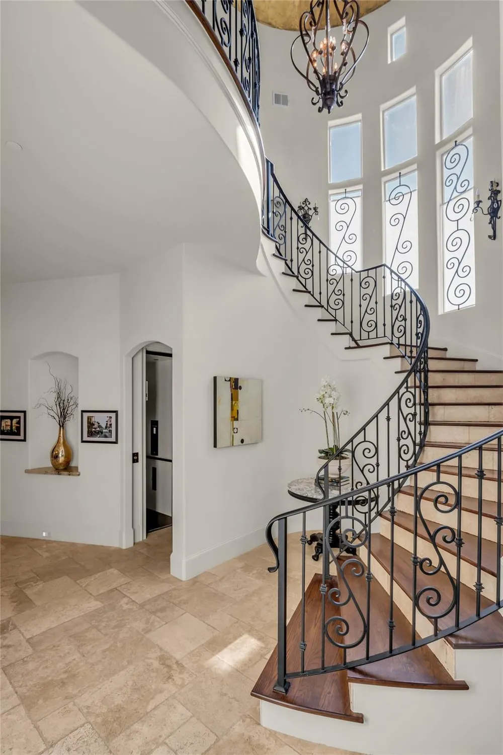4608 Maple Street Bellaire, TX 77401