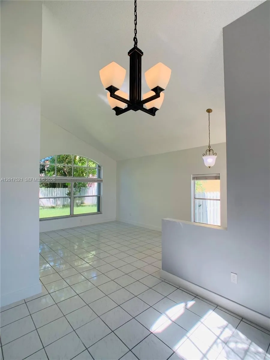18801 NW 12th St #18801 Pembroke Pines, FL 33029