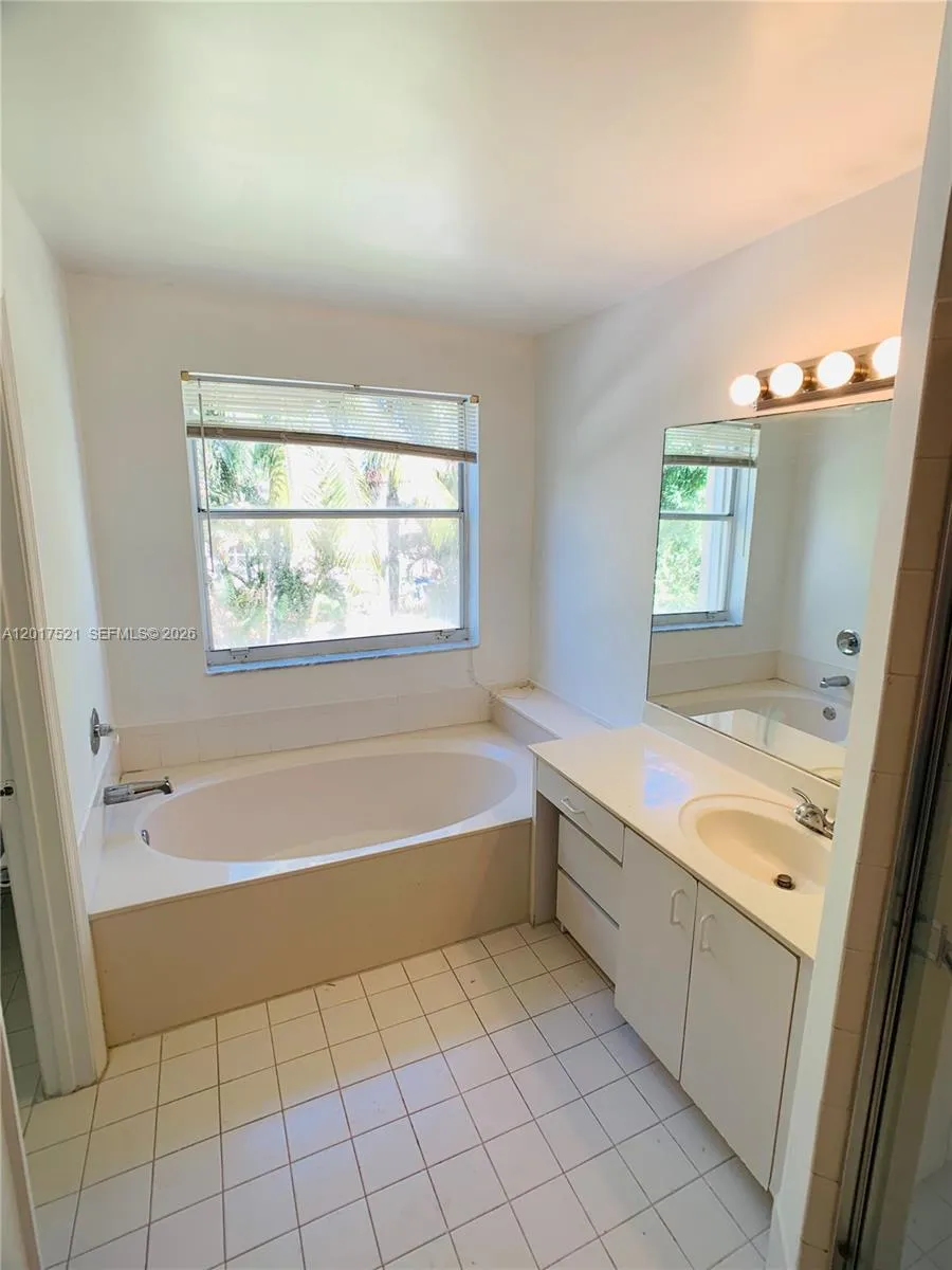 18801 NW 12th St #18801 Pembroke Pines, FL 33029