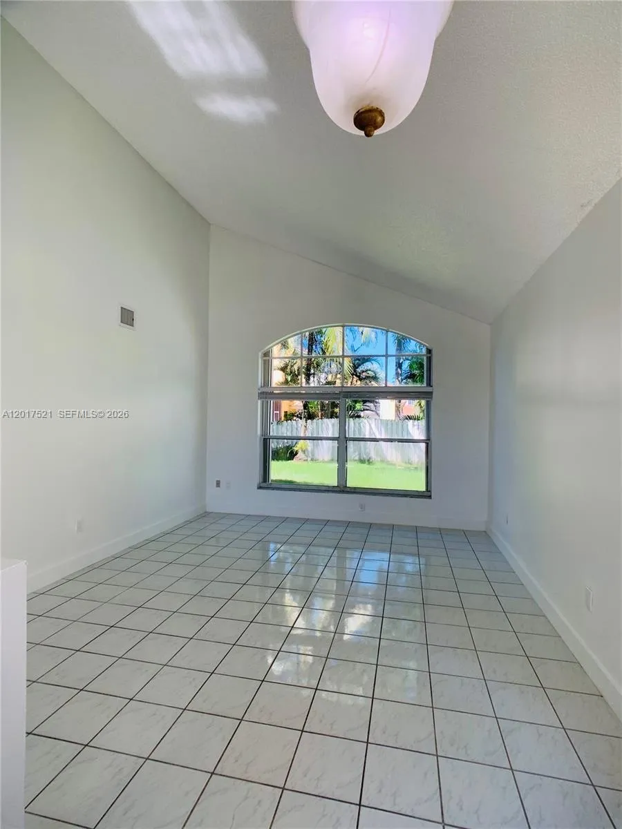 18801 NW 12th St #18801 Pembroke Pines, FL 33029