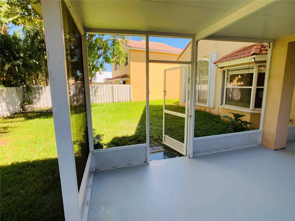 18801 NW 12th St #18801 Pembroke Pines, FL 33029