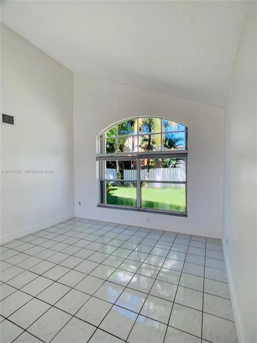 18801 NW 12th St #18801 Pembroke Pines, FL 33029