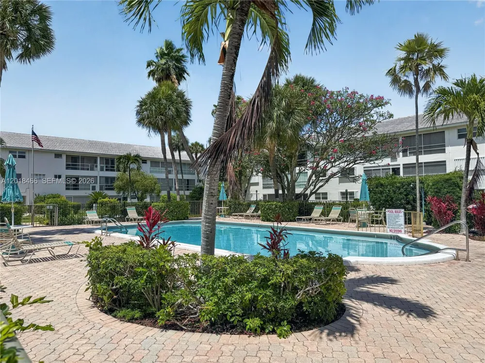 2050 NE 39th St #W112 Lighthouse Point, FL 33064
