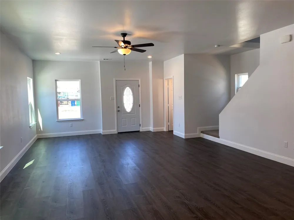 3025 Barling Greenville, TX 75401