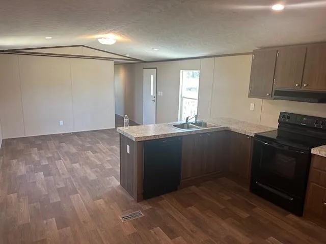 604 Cr 5253 Cleveland, TX 77327