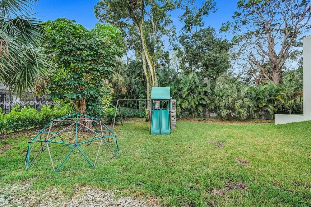 1759 SW 30th Pl Fort Lauderdale, FL 33315