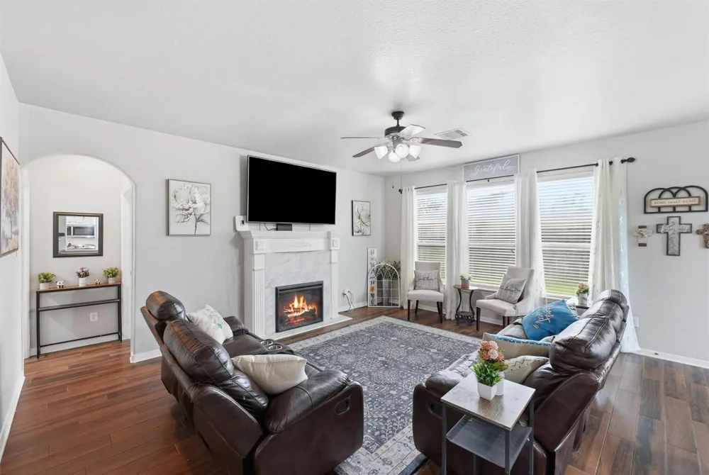 9906 Jewel Lane Rosharon, TX 77583