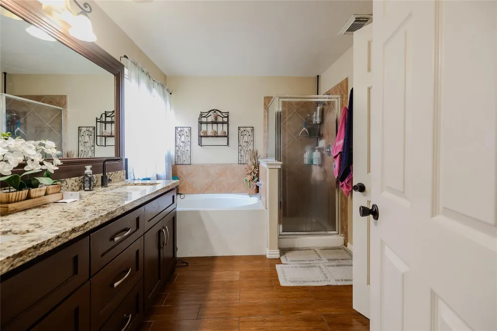 5414 Summer Oak Drive Pasadena, TX 77505