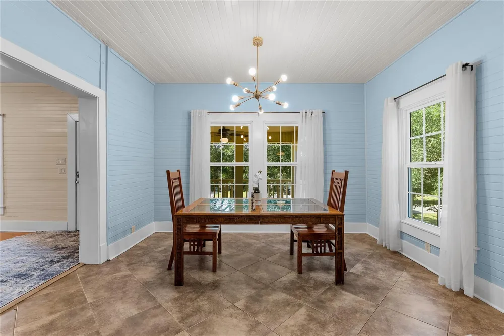 202 Meadowlawn Street Shoreacres, TX 77571