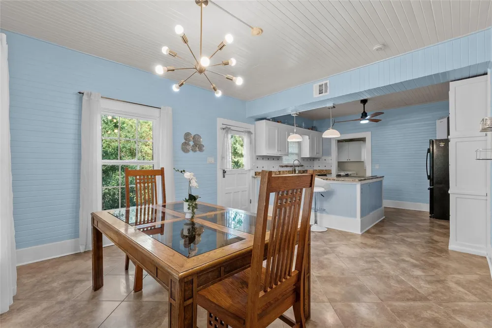202 Meadowlawn Street Shoreacres, TX 77571