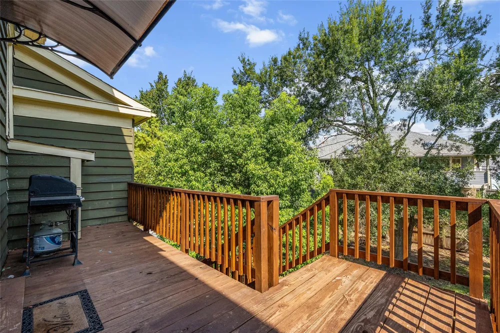 202 Meadowlawn Street Shoreacres, TX 77571