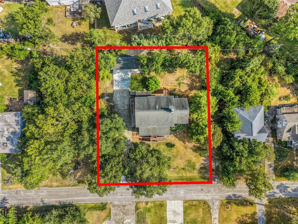 202 Meadowlawn Street Shoreacres, TX 77571