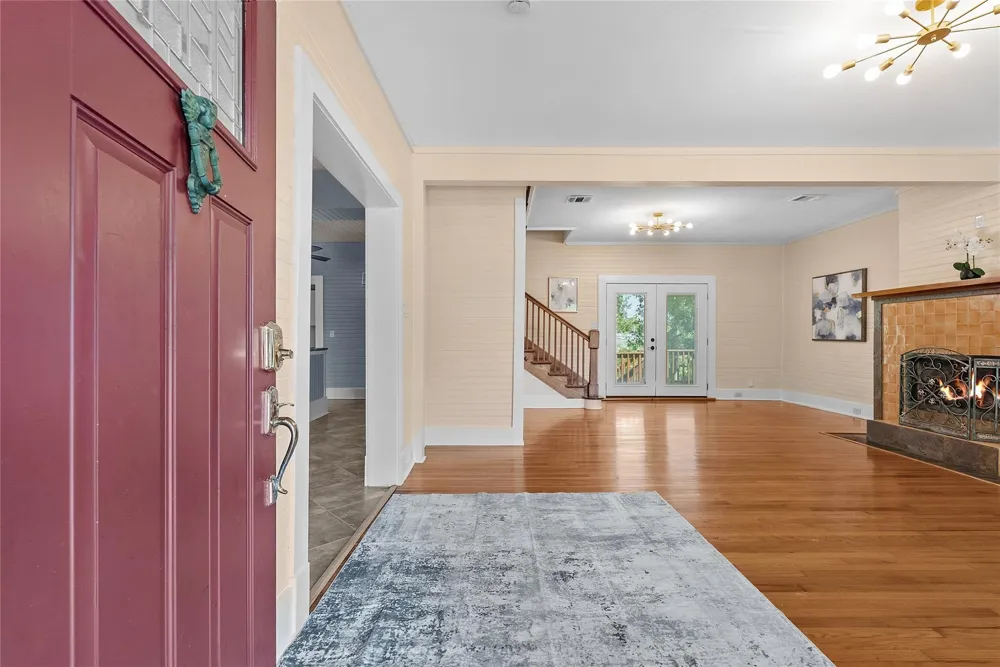 202 Meadowlawn Street Shoreacres, TX 77571