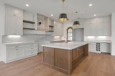 1726 Saxon Drive