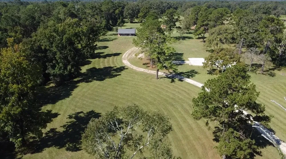 695 County Road 2309 Cleveland, TX 77327