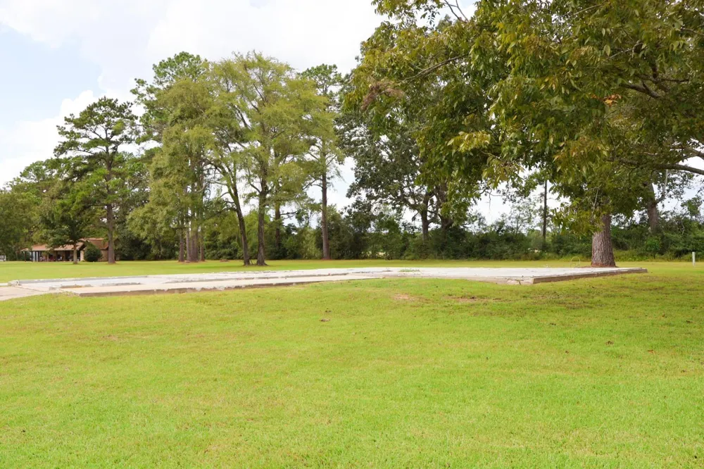 695 County Road 2309 Cleveland, TX 77327