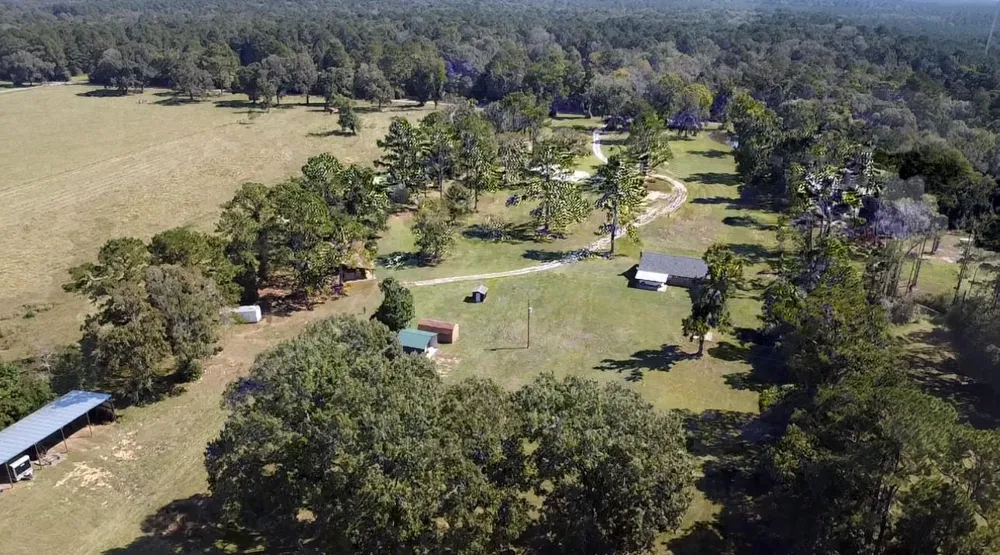 695 County Road 2309 Cleveland, TX 77327