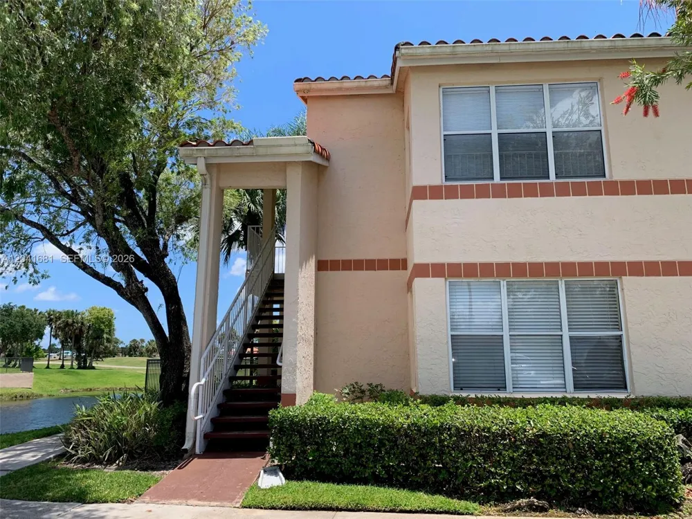 3330 Pinewalk Dr N #1621 Margate, FL 33063