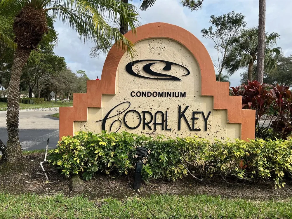 3330 Pinewalk Dr N #1621 Margate, FL 33063