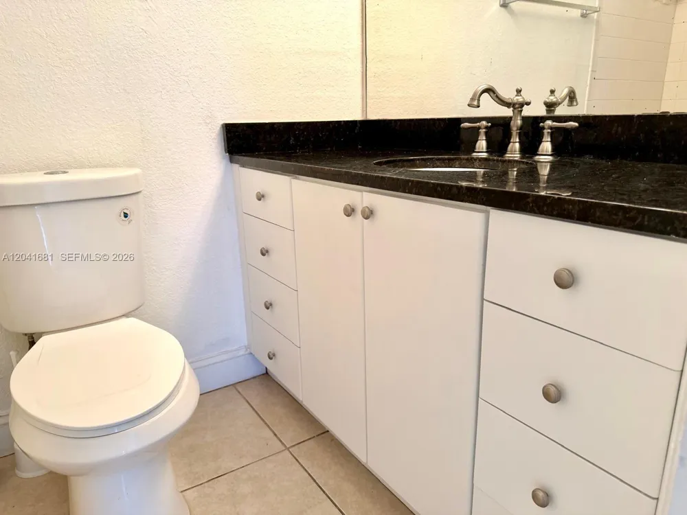 3330 Pinewalk Dr N #1621 Margate, FL 33063