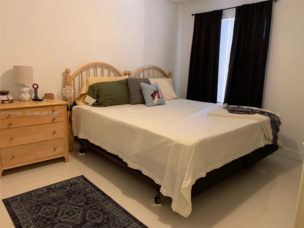 3330 Pinewalk Dr N #1621 Margate, FL 33063