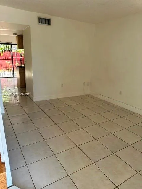 1819 SW 107th Ave #1904 Miami, FL 33165