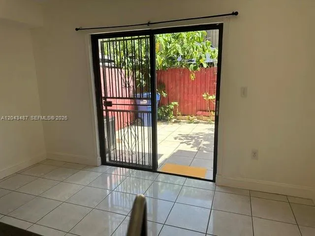 1819 SW 107th Ave #1904 Miami, FL 33165