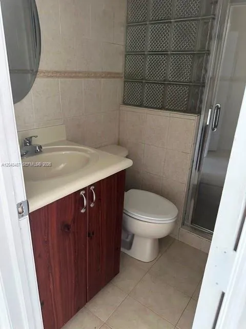 1819 SW 107th Ave #1904 Miami, FL 33165