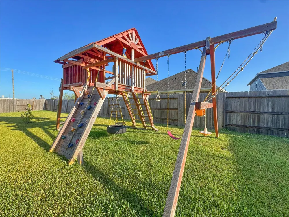 1707 Prairie Ridge Court Angleton, TX 77515