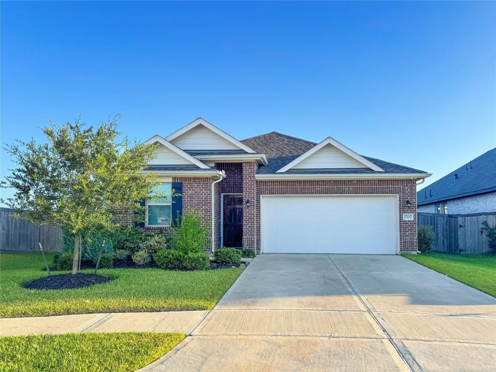 1707 Prairie Ridge Court Angleton, TX 77515