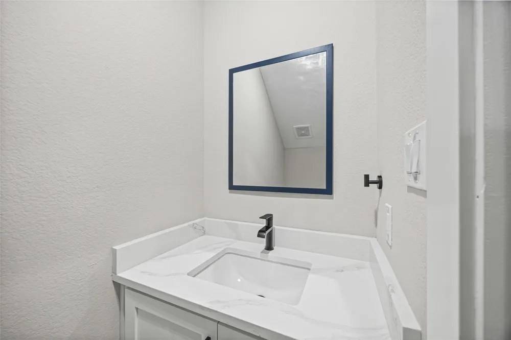 8203 Gladstone Street Houston, TX 77051