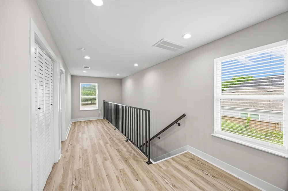 8203 Gladstone Street Houston, TX 77051