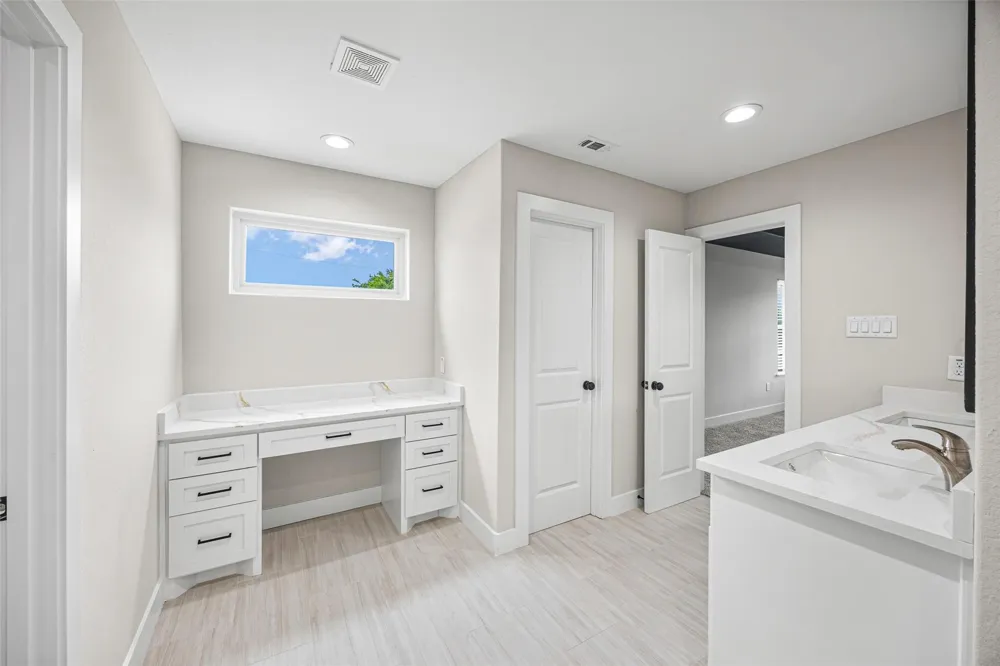 8203 Gladstone Street Houston, TX 77051